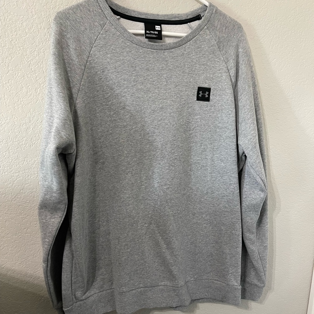 Like New Men’s Gray Under Armour XL Crew Neck Sweatshirt